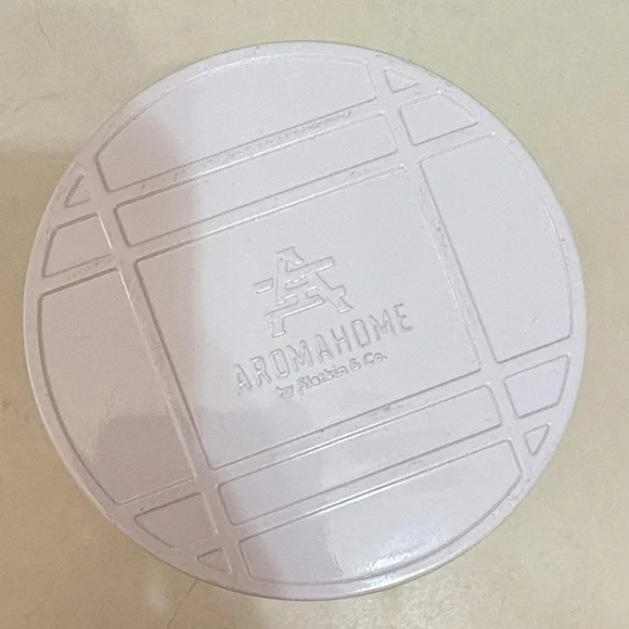 Aroma Home Fresh Petals Scented Candle - Picture 3 of 5